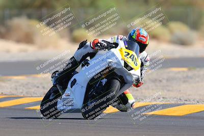 media/Sep-25-2022-CVMA (Sun) [[ee08ed6642]]/Race 6 Amateur Supersport Open/